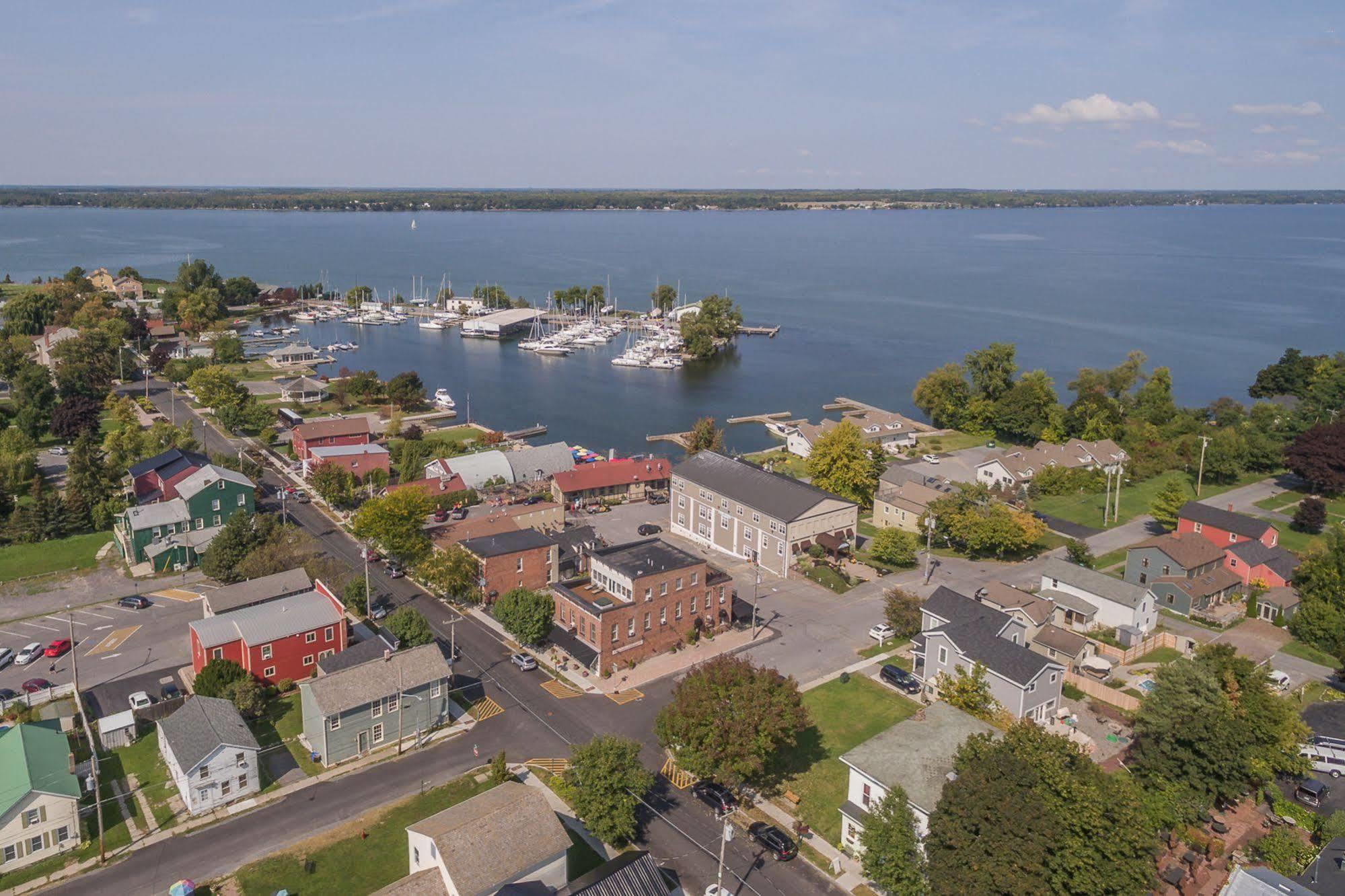 Harbor House Inn Sackets Harbor Extérieur photo
